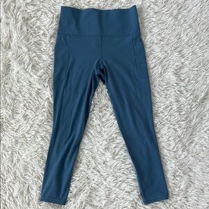 Athleta Salutation Stash Pocket 7/8 Tight